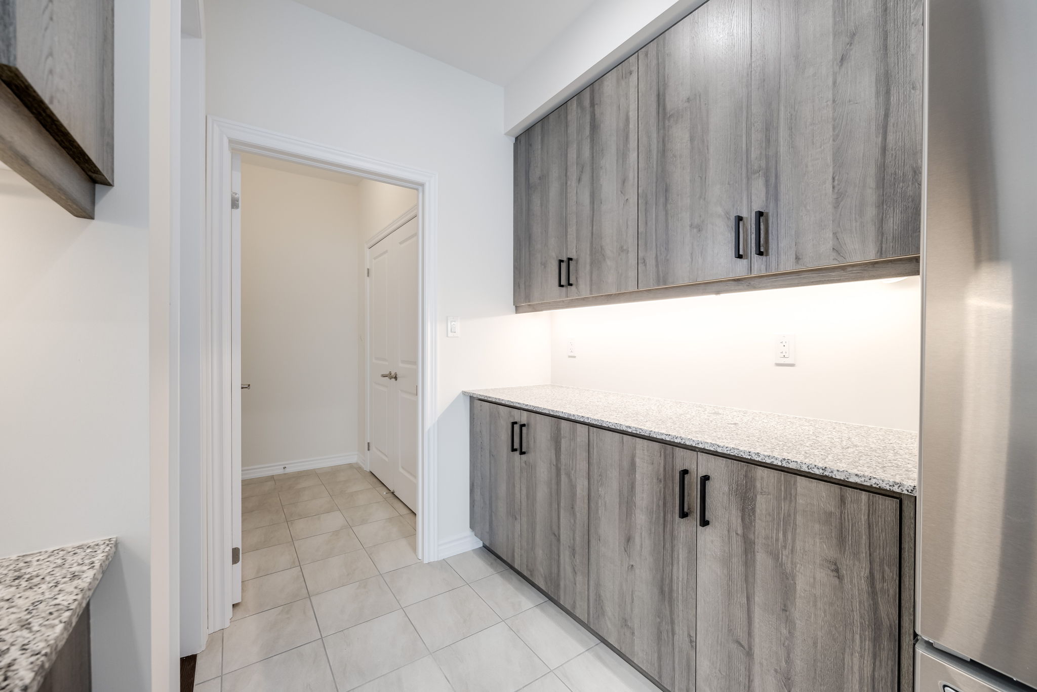 Barrie property showcase — delivered property photograph 17