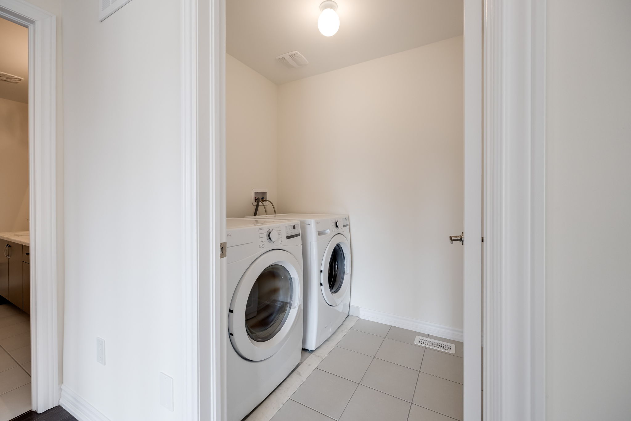 Barrie property showcase — delivered property photograph 26