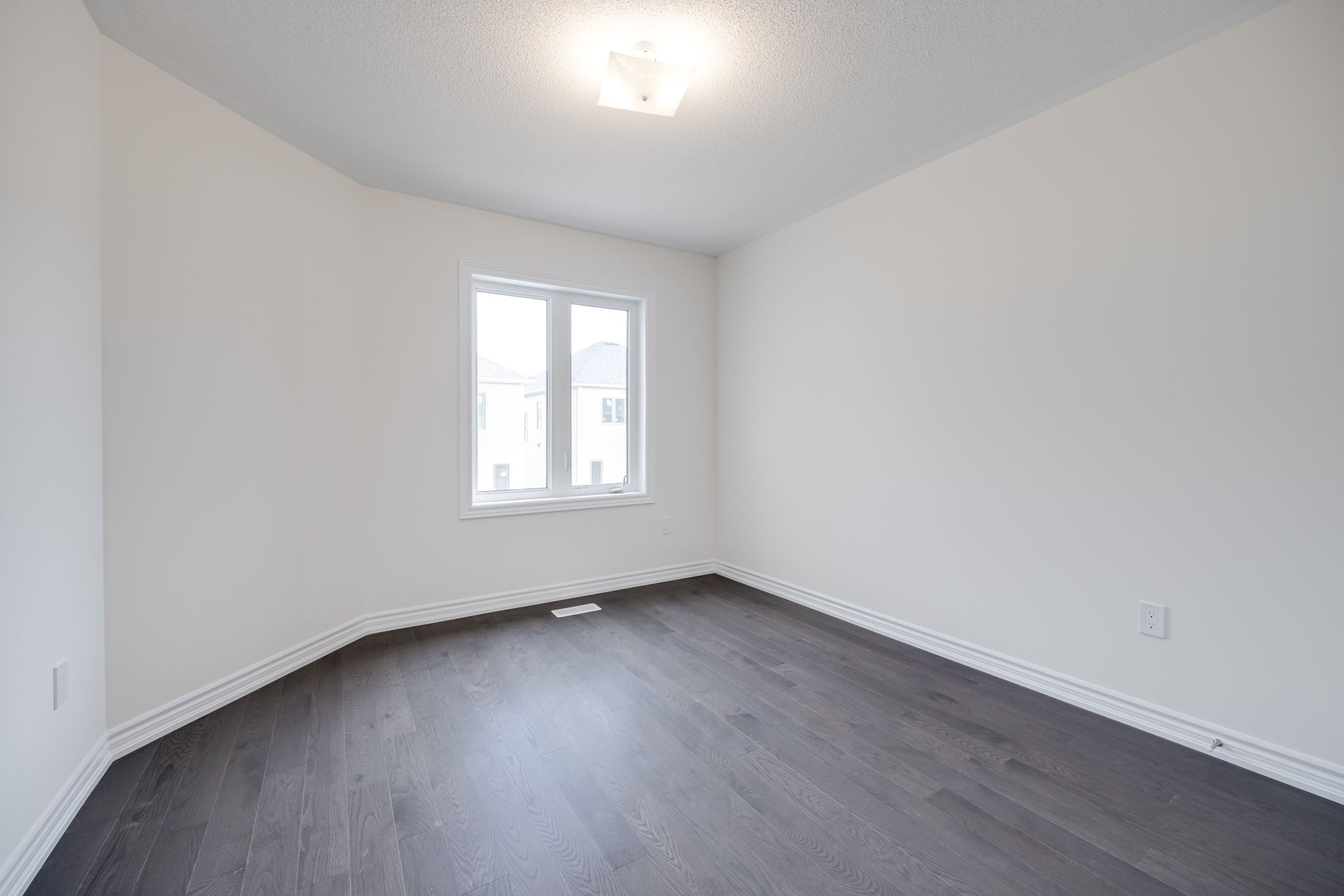 Barrie property showcase — delivered property photograph 27