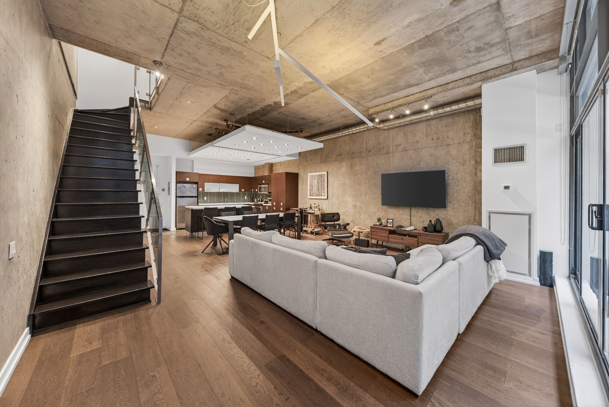 10 Morrison St TH4 Toronto, ON M5V 2T8