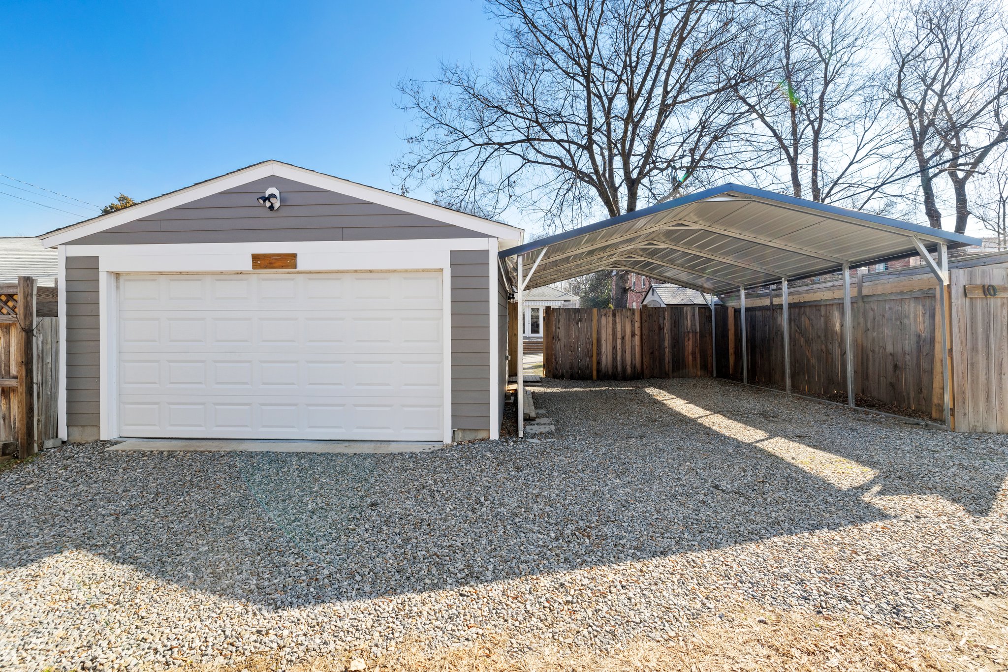 Garage & Carport