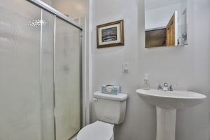  Photo 30
