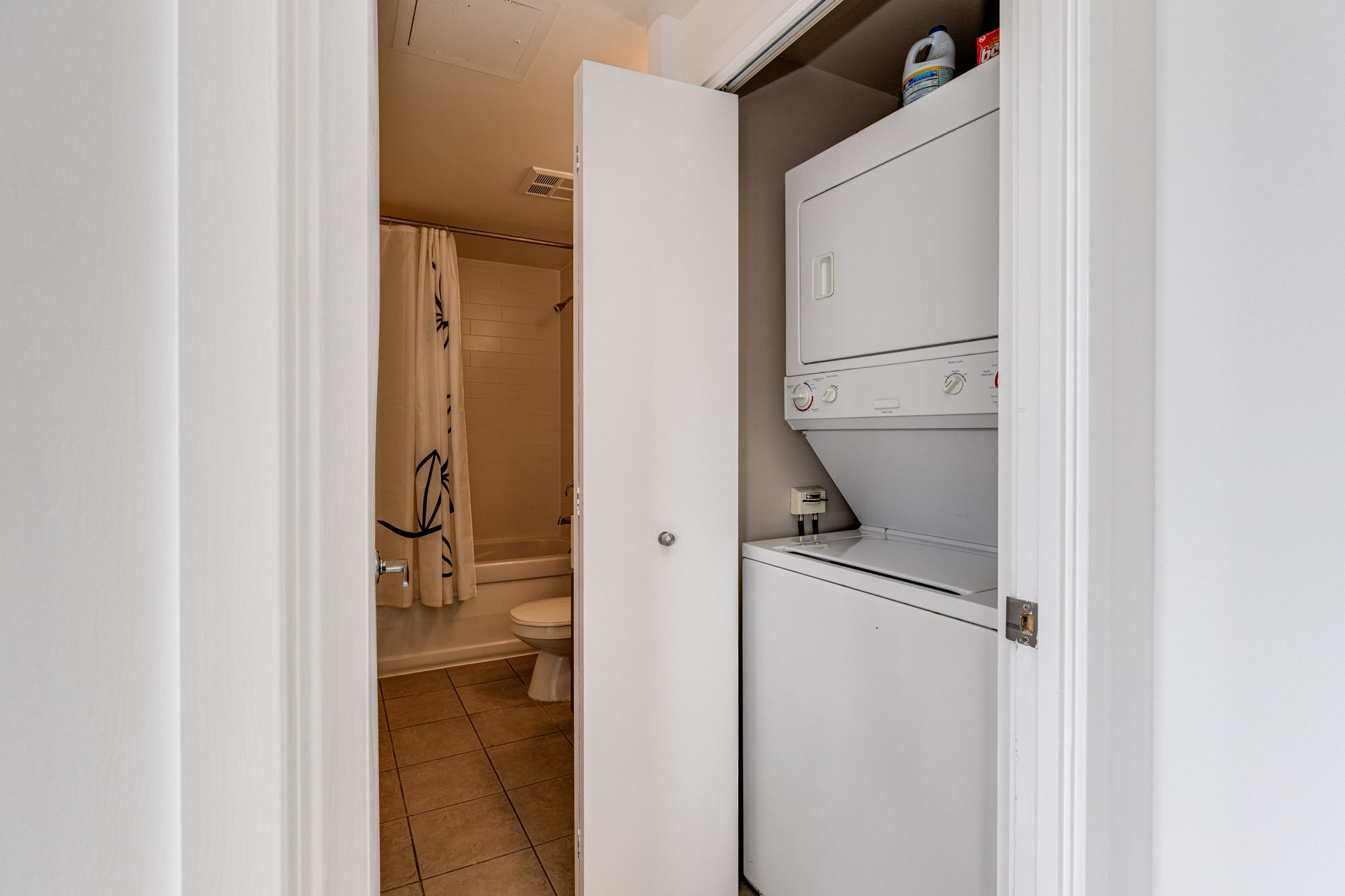 Toronto property showcase — delivered property photograph 22