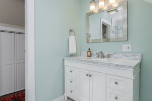 BedroomPrimaryBath-3