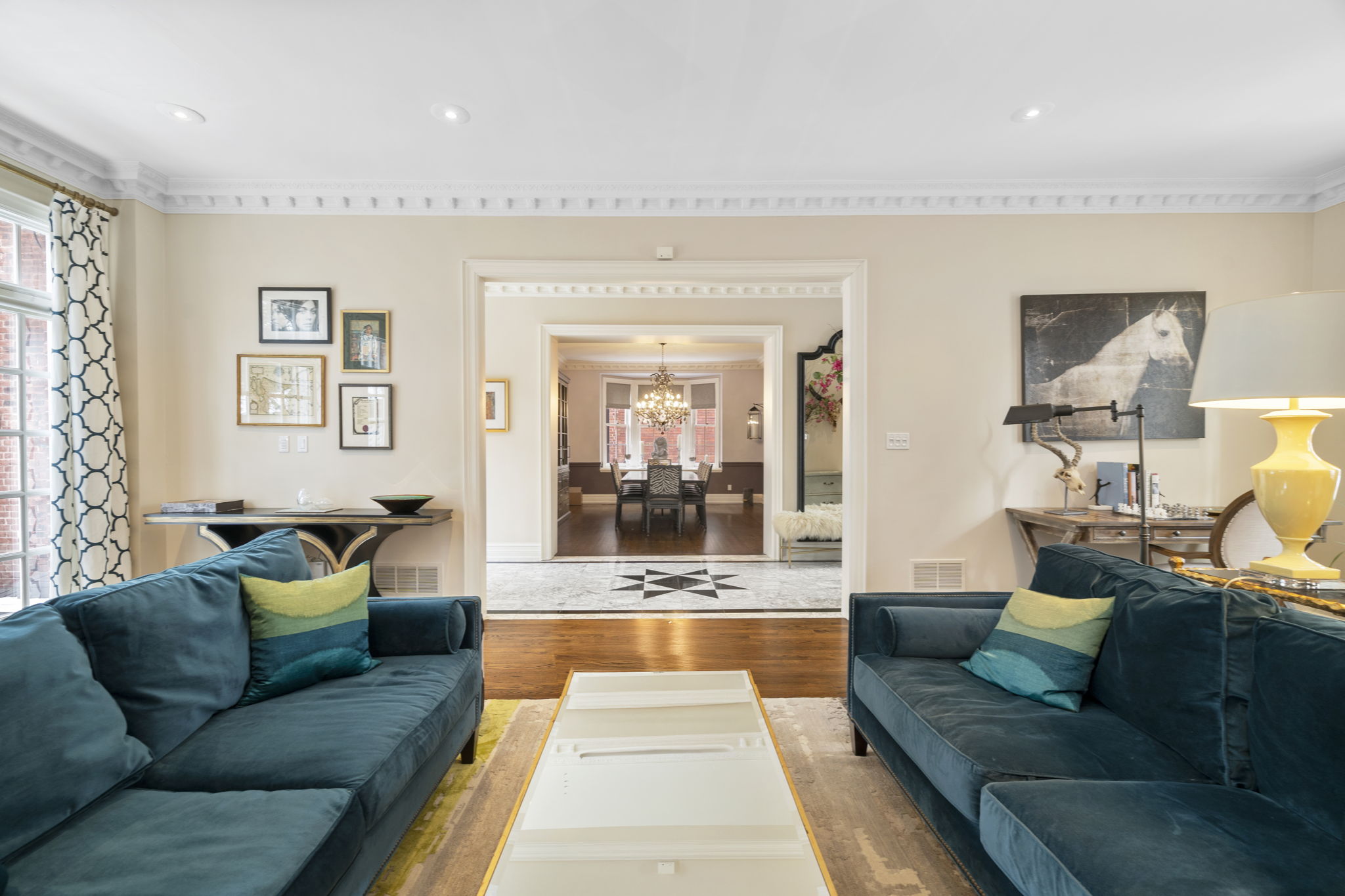 10 Pine Hill Rd Toronto, ON M4W 1P6
