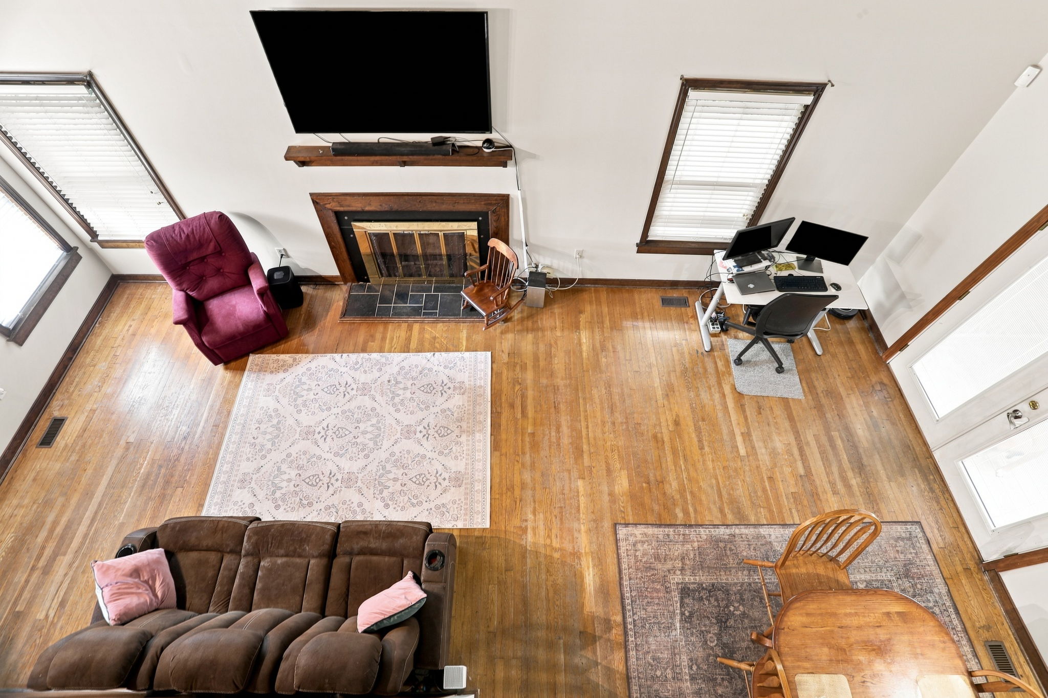  Photo 37