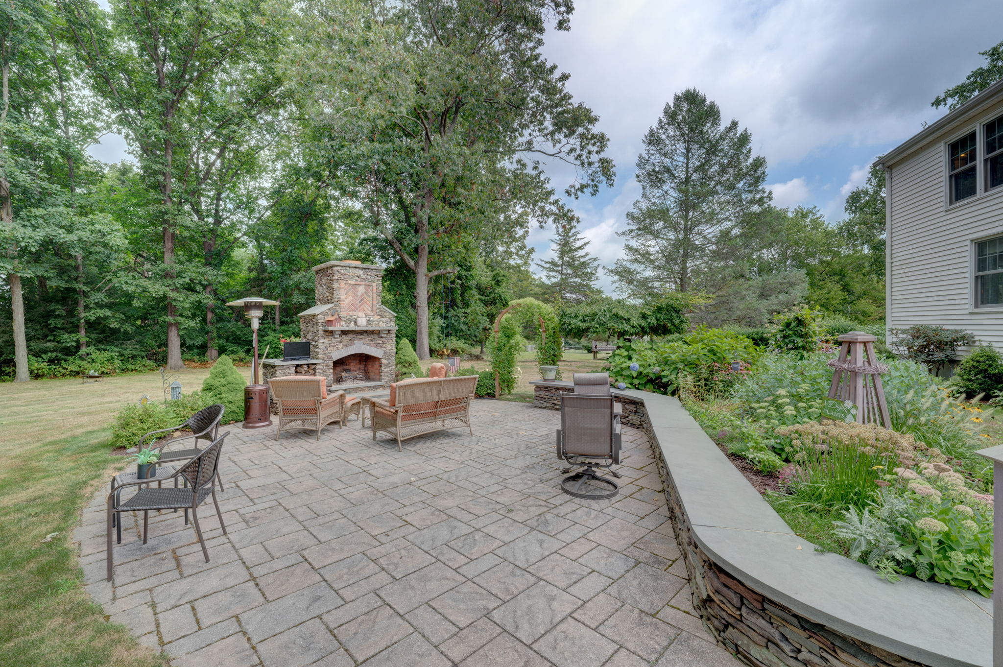 10 Templeton Rd, Wallingford, CT 06492, USA Photo 7