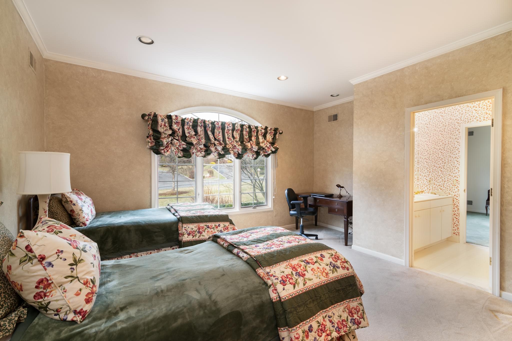 10 Thames Dr, Livingston, NJ 07039 Melissa Cacioppo Architectural