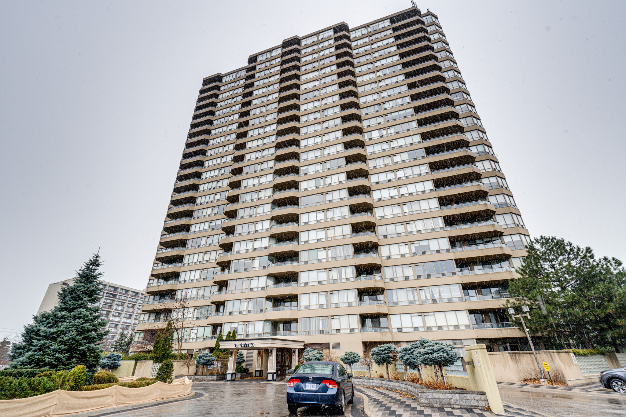 10 Torresdale Ave Unit 502 Toronto, ON M2R 3V8