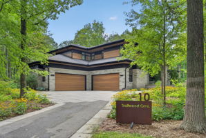 10 Trailwood Crescent, Richmond Hill ON