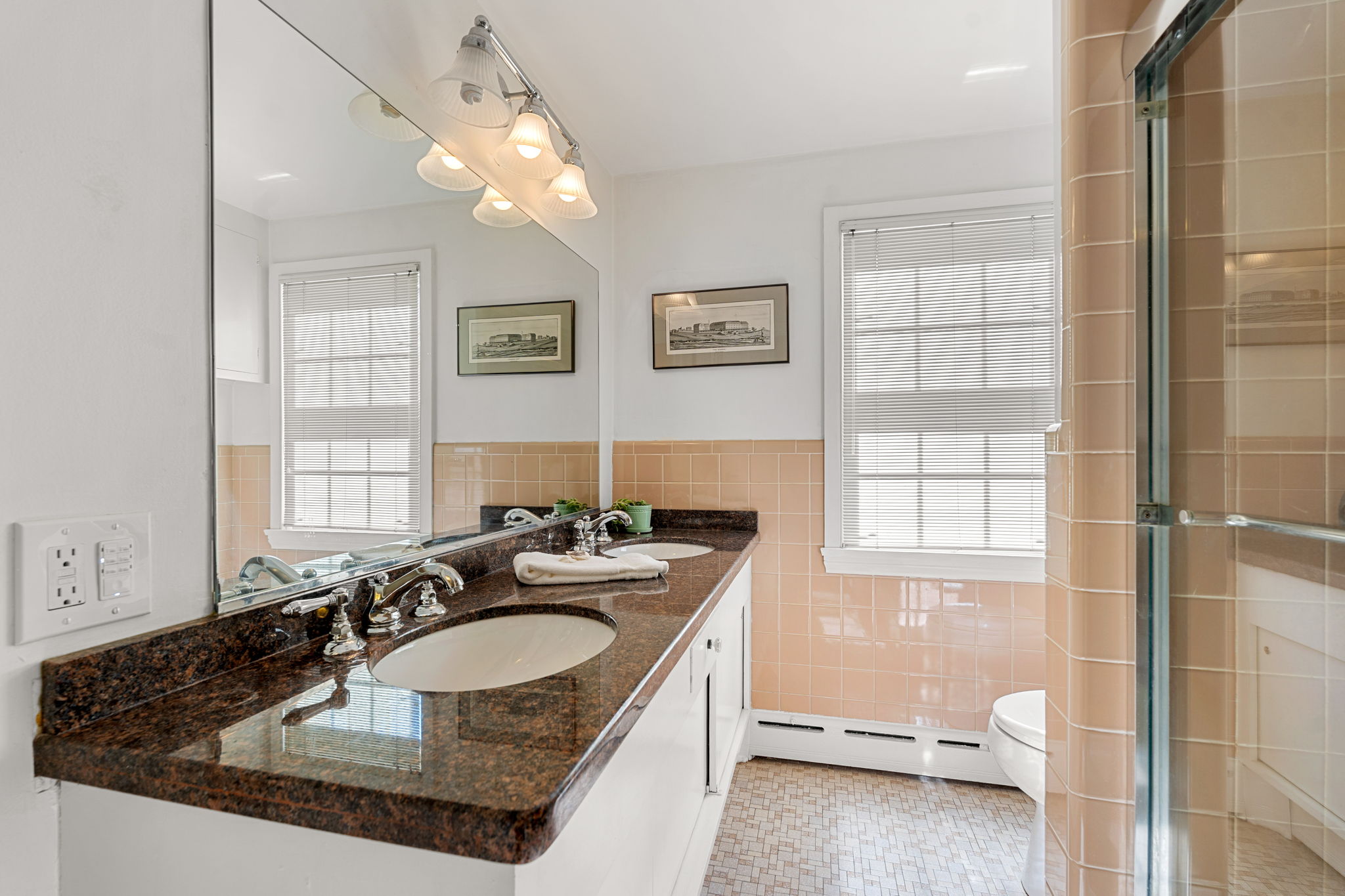 10 W Cottage St, Marblehead, MA 01945, USA Photo 60