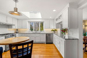 10 W Cottage St, Marblehead, MA 01945, USA Photo 38