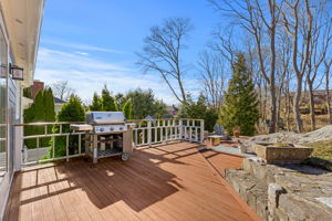 10 W Cottage St, Marblehead, MA 01945, USA Photo 11