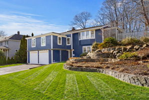 10 W Cottage St, Marblehead, MA 01945, USA Photo 1