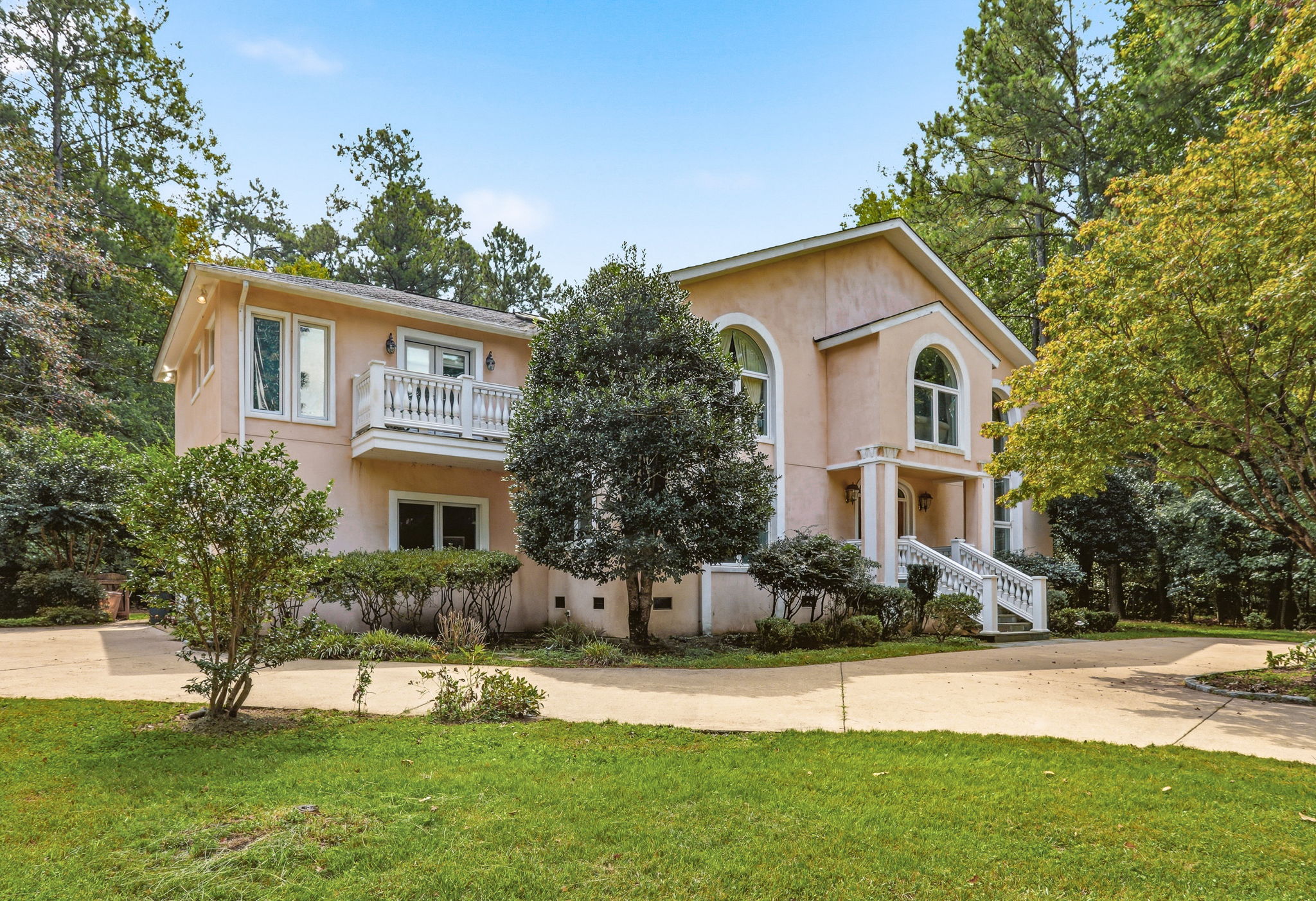 01-Exterior Front