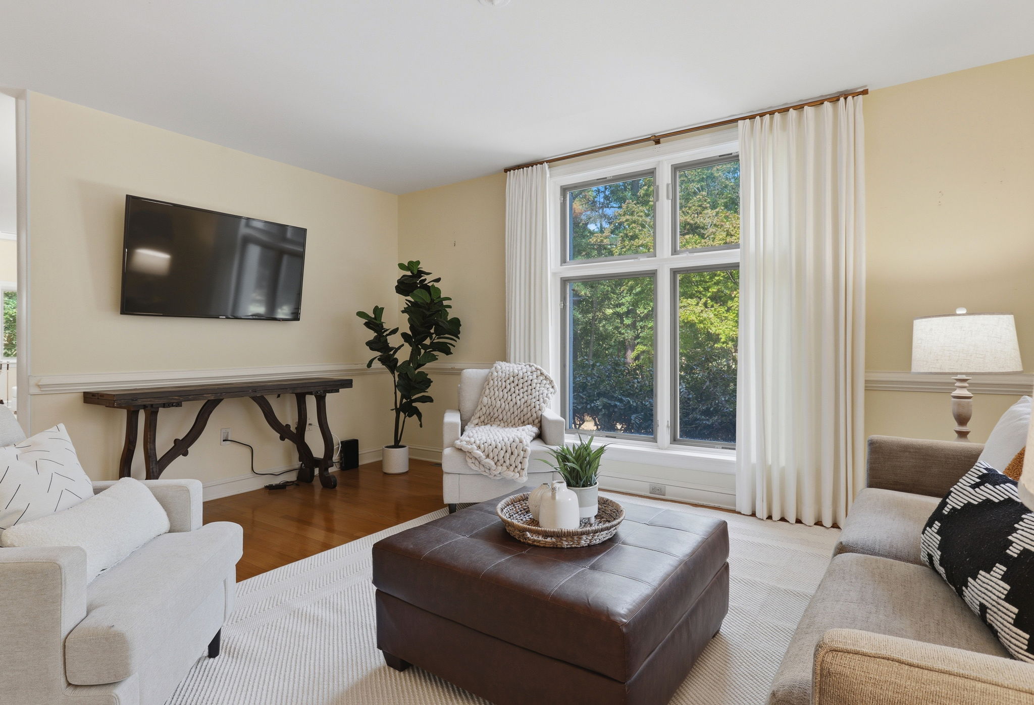 23-Living Room