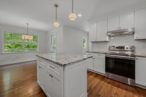 10 Whitman Ln, Old Lyme-10 furniture removed.jpeg