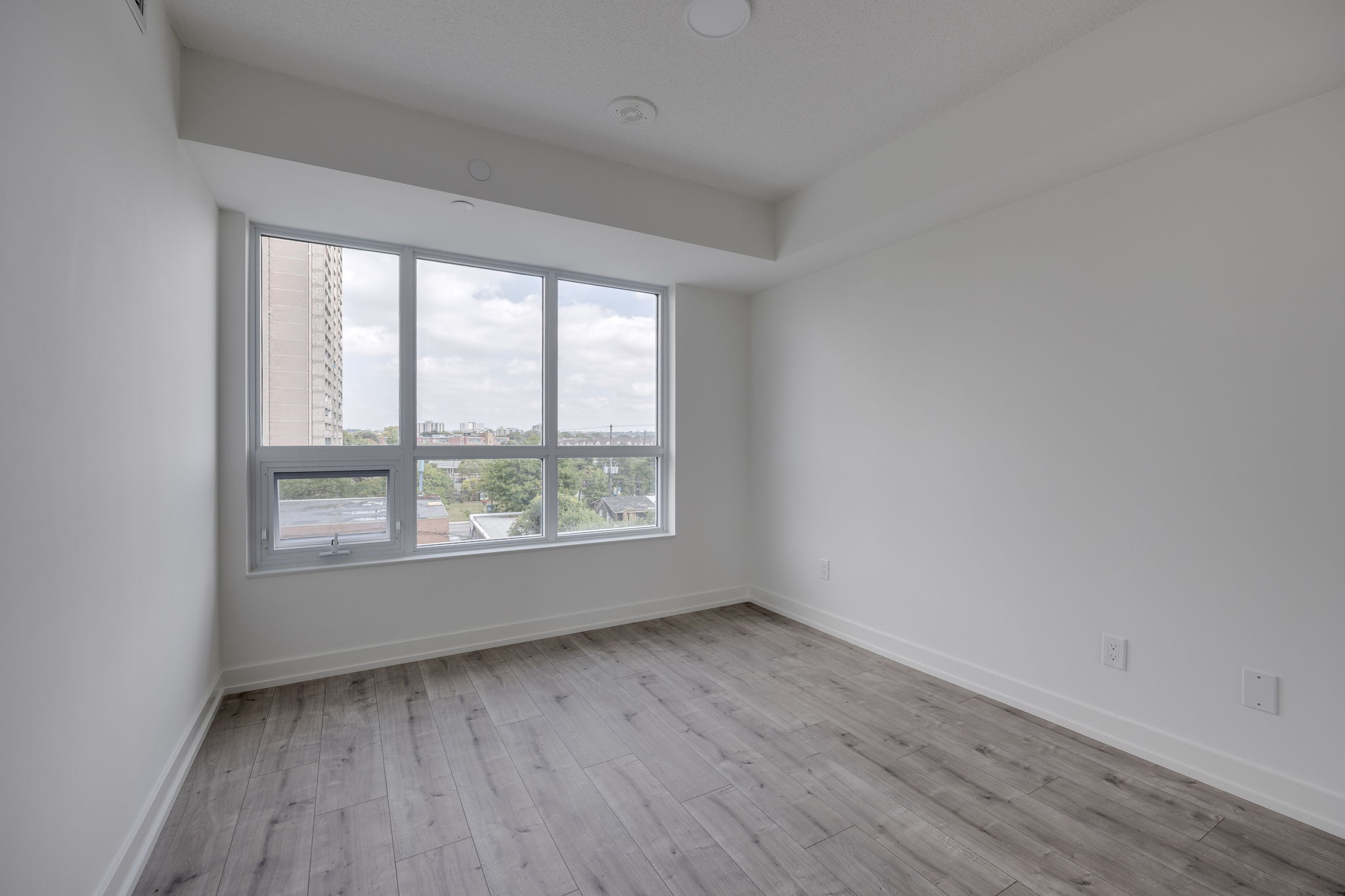 Toronto property showcase — delivered property photograph 10