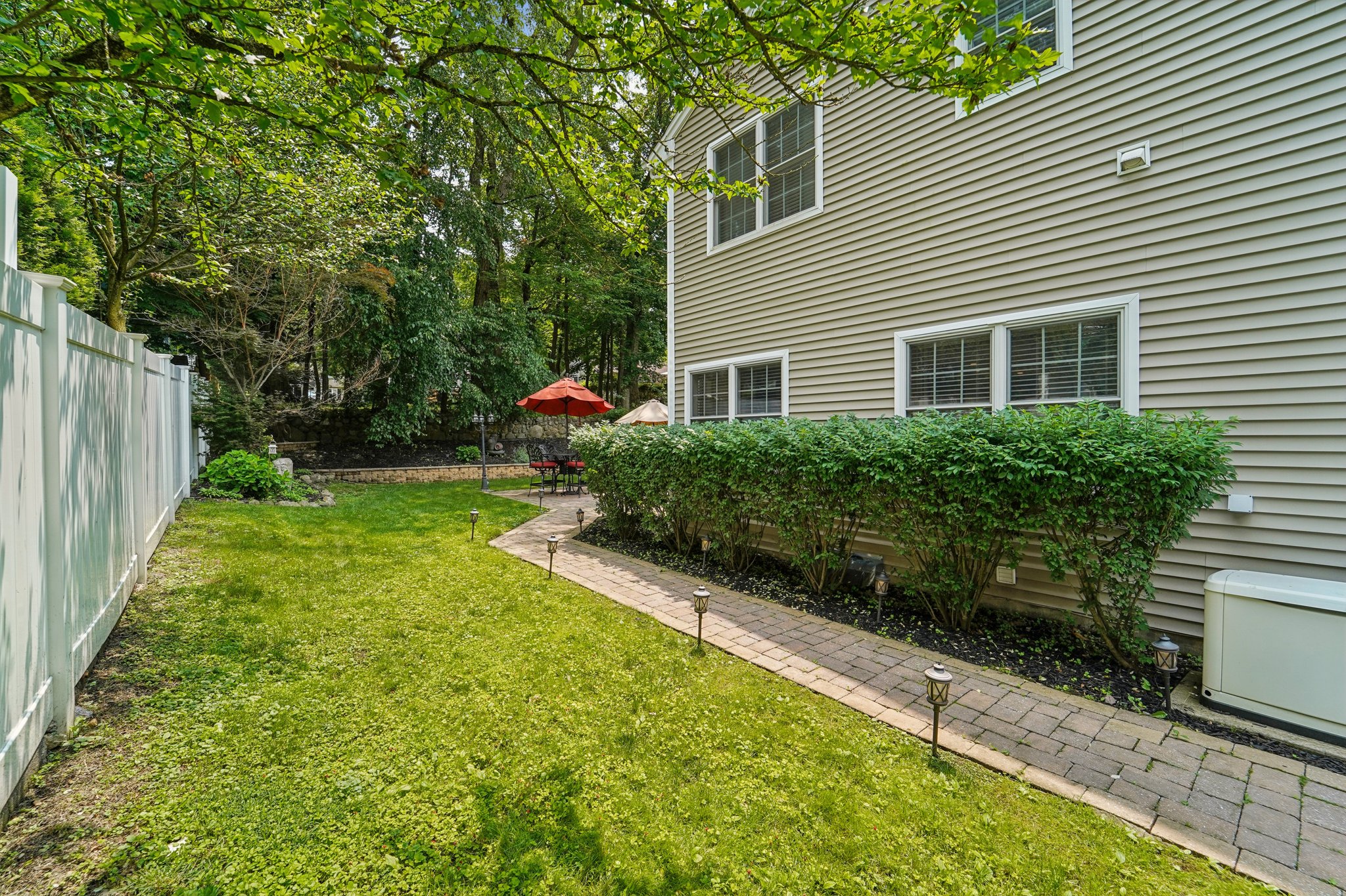 Willow Dr-1206-059.jpg