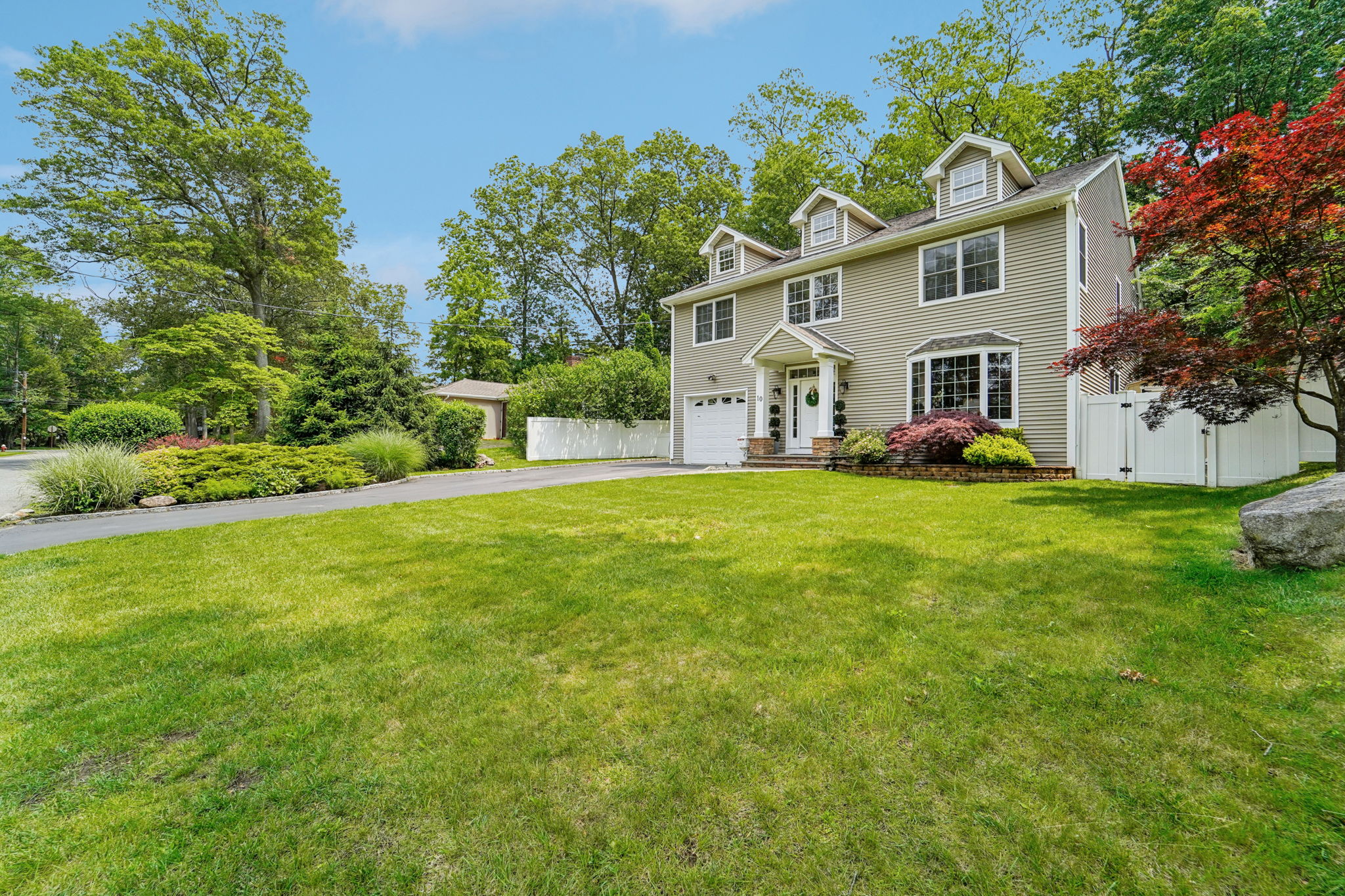 Willow Dr-1206-004