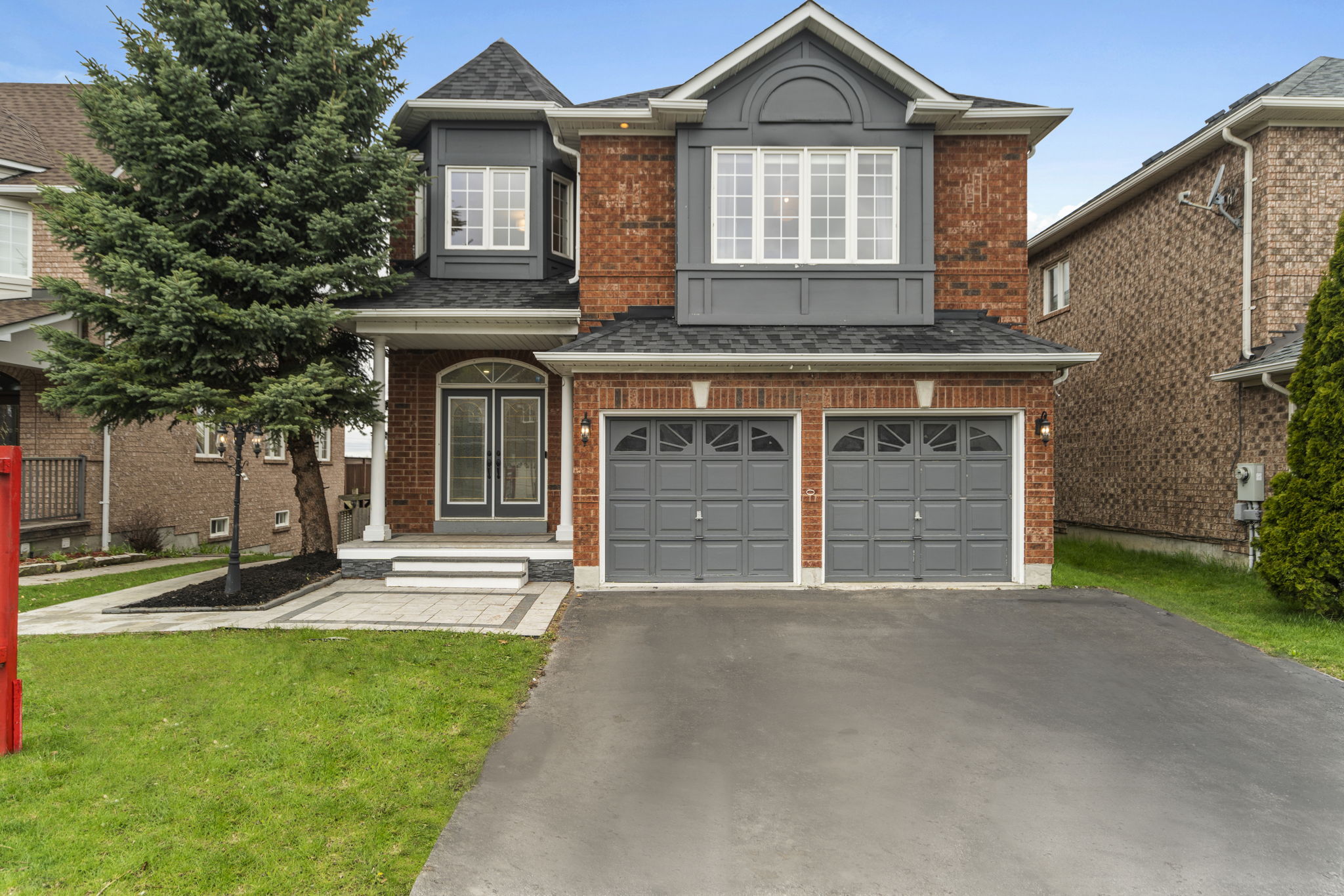 10 Woodcock Ave Ajax, ON L1T 4J5