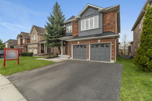 10 Woodcock Ave