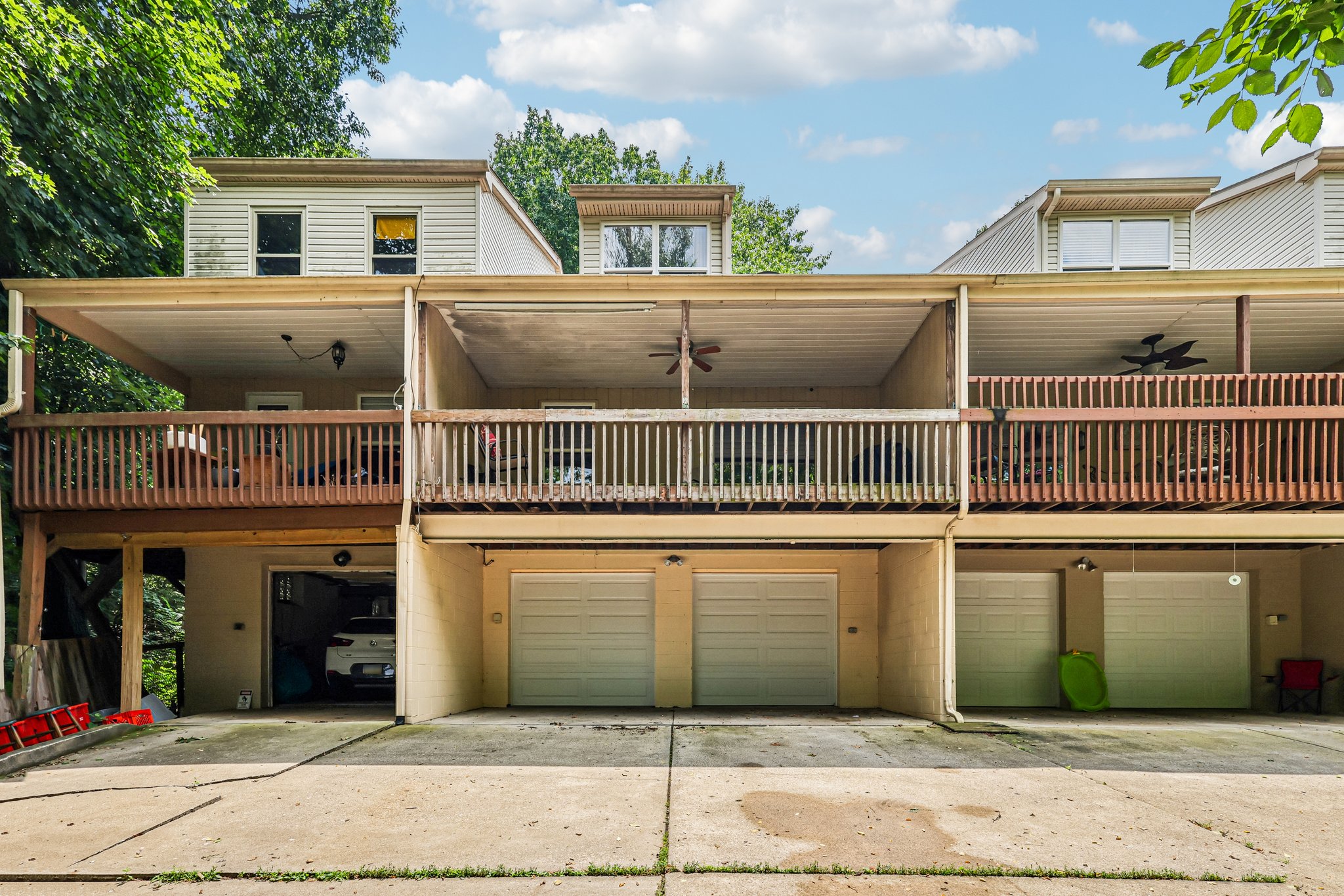 Yale Ave-S0707-050.jpg