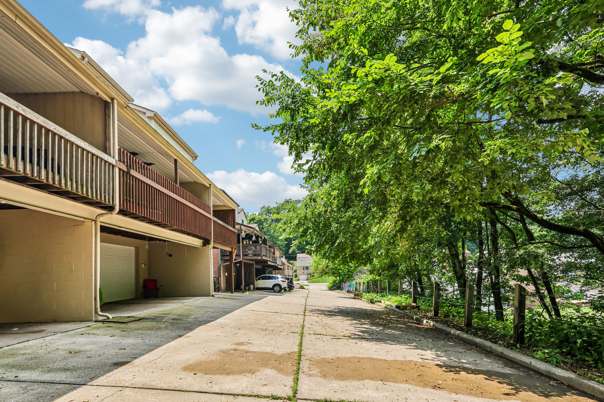 Yale Ave-S0707-053.jpg
