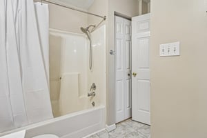 Yale Ave-S0707-033.jpg