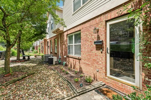 Yale Ave-S0707-056.jpg