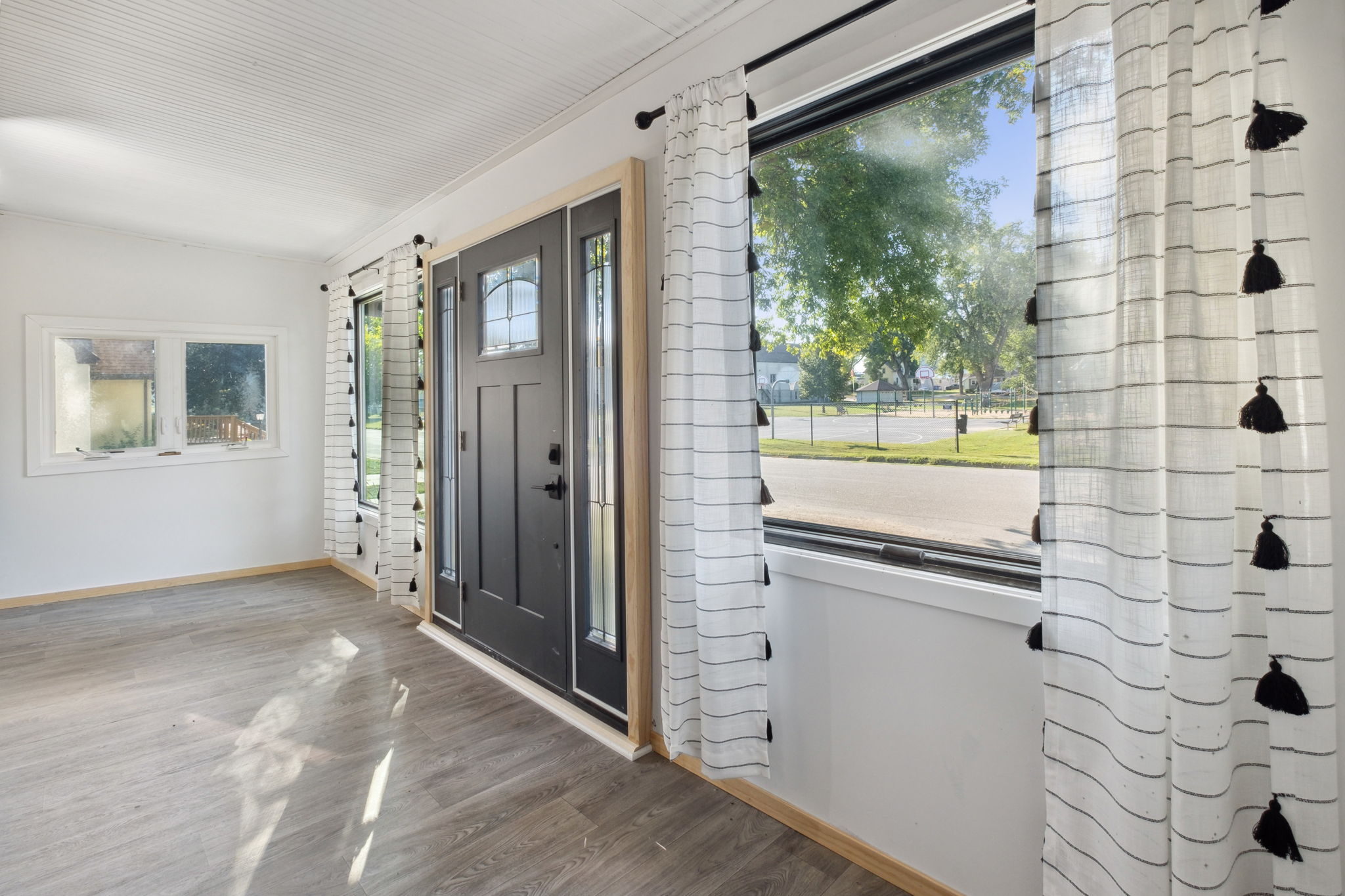 04_Interior