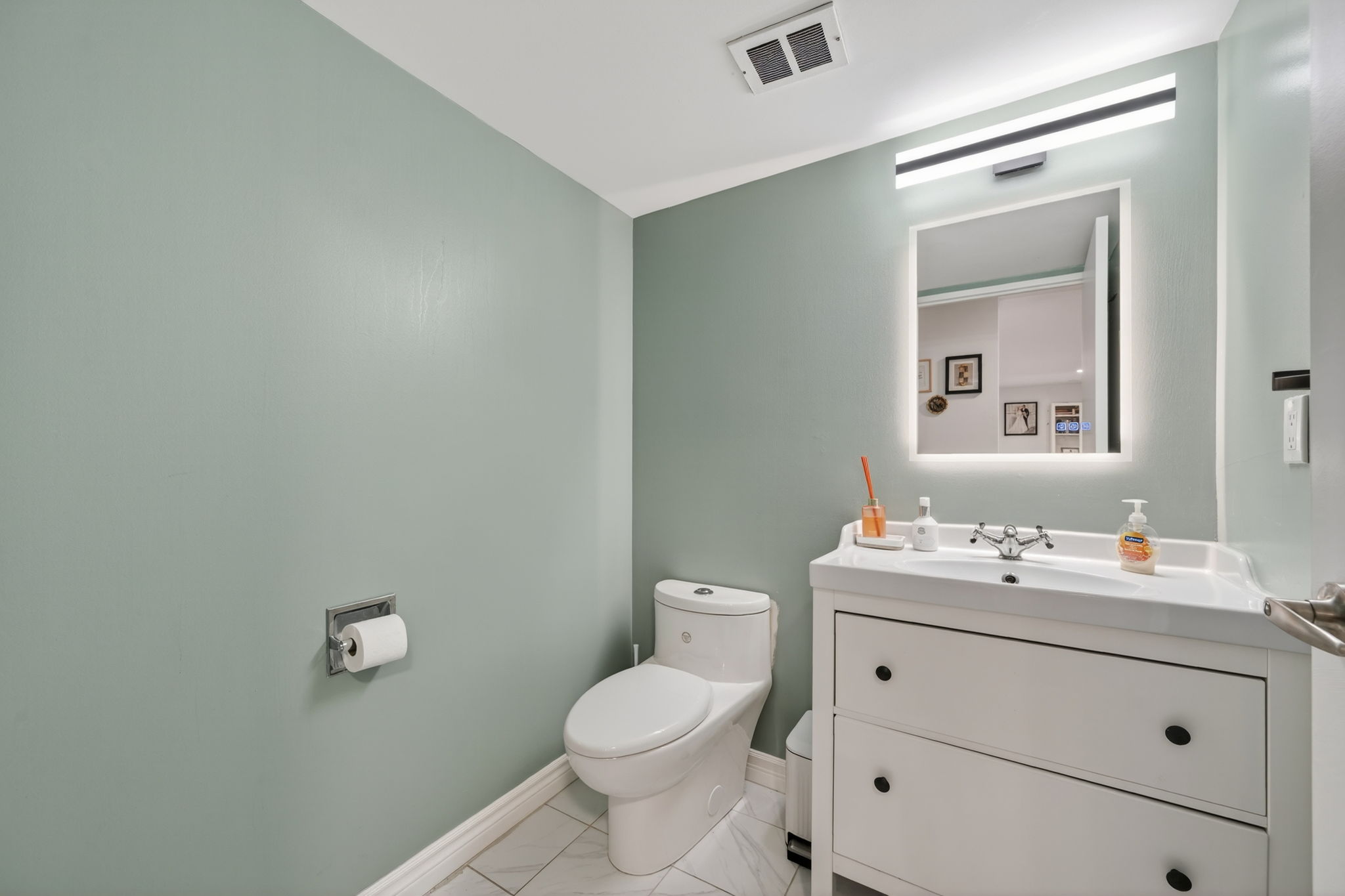 100 Antibes Dr 1705 Toronto, ON M2R 3N1