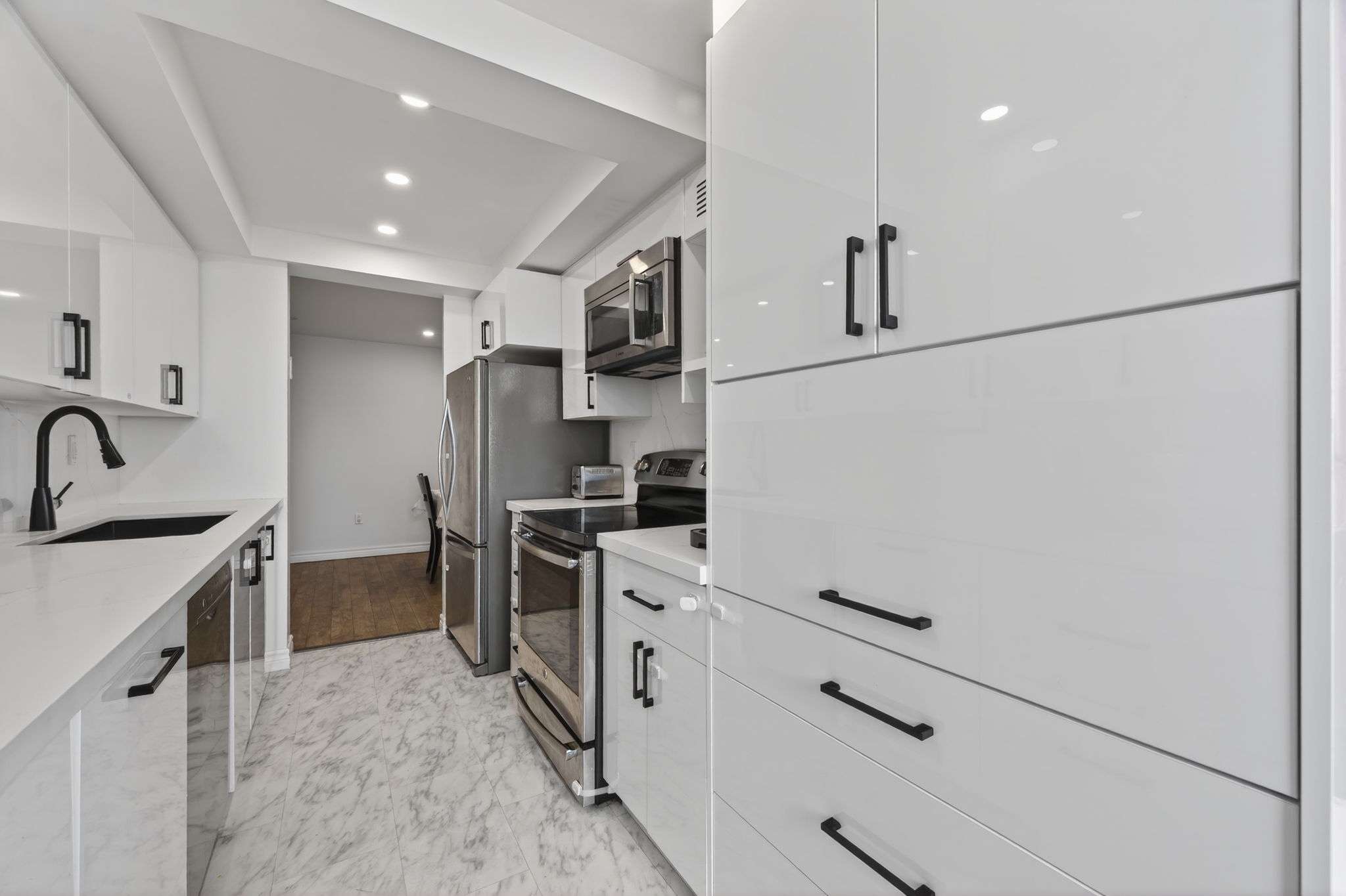 100 Antibes Dr 1705 Toronto, ON M2R 3N1