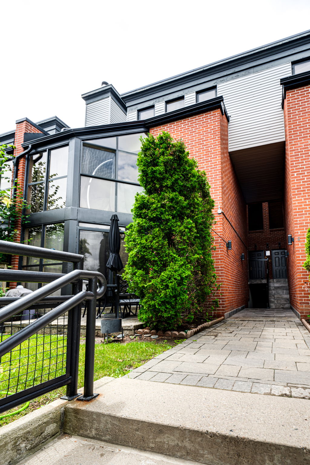100 Arbors Ln #5 Vaughan, ON L4L 7G4