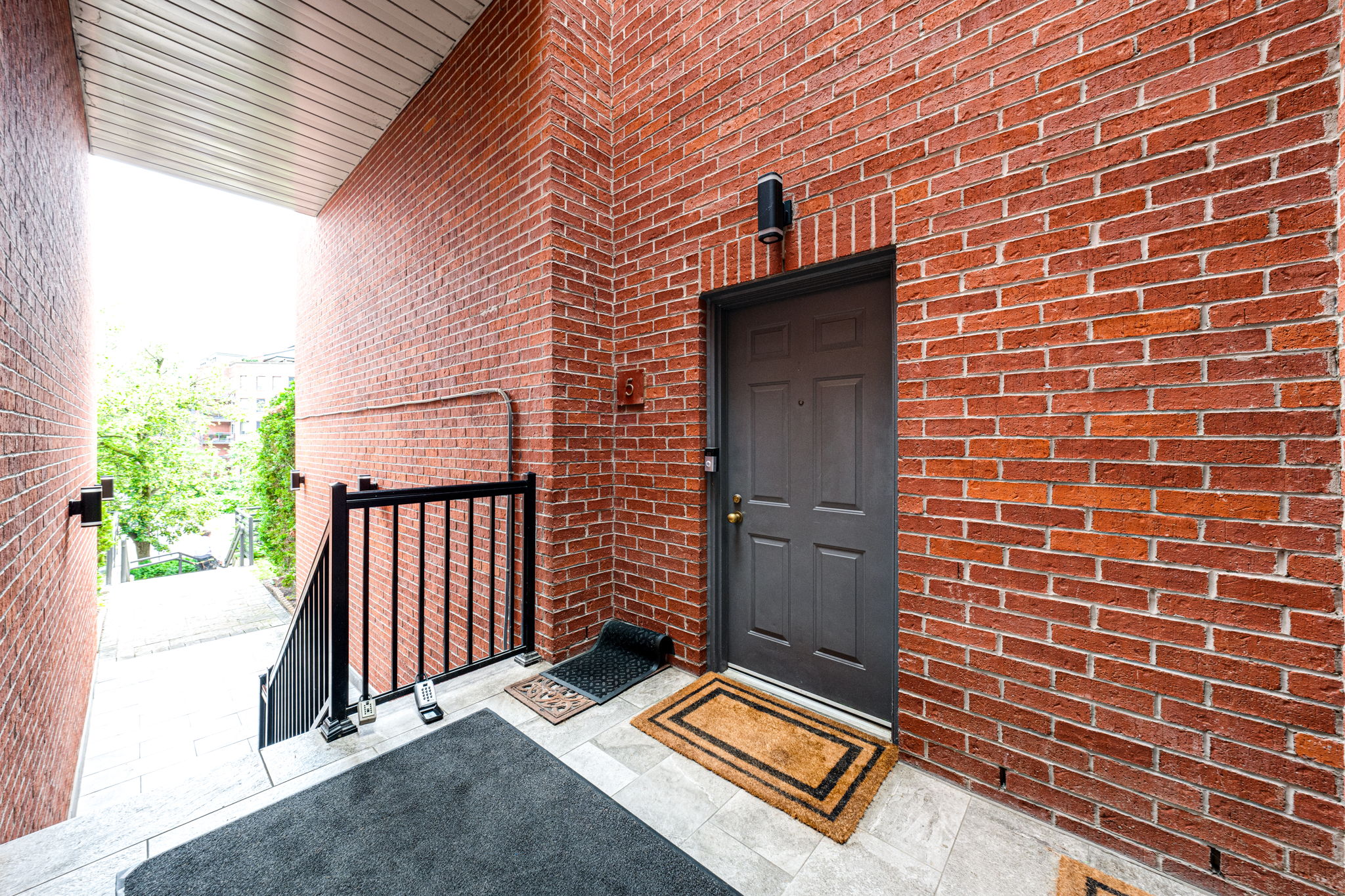 100 Arbors Ln #5 Vaughan, ON L4L 7G4