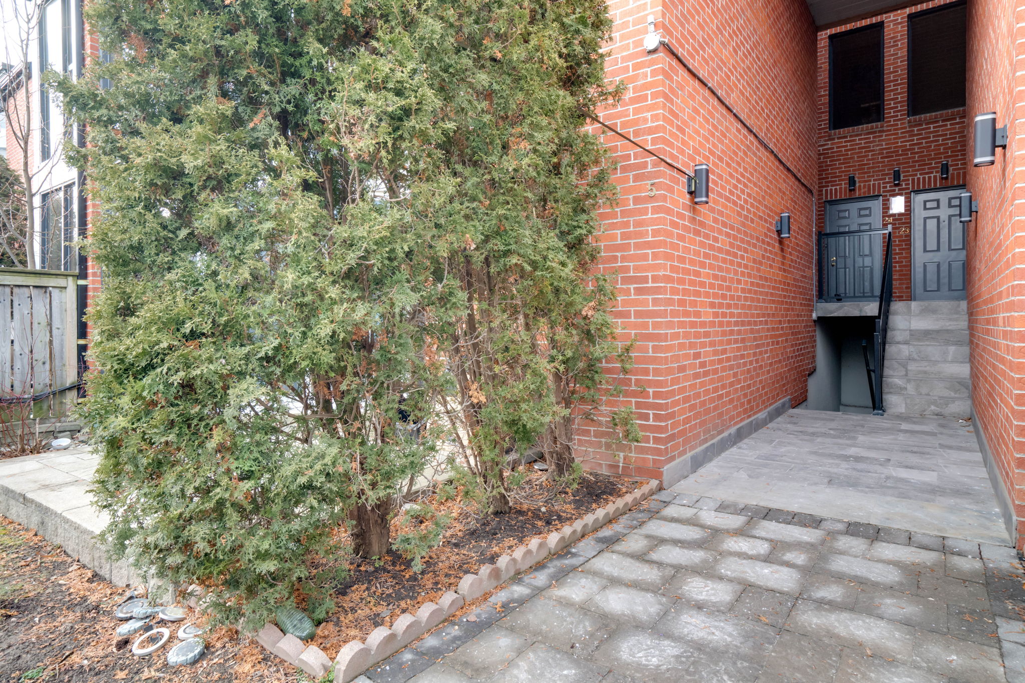 100 Arbors Ln Unit 5 Vaughan, ON L4L 7G4