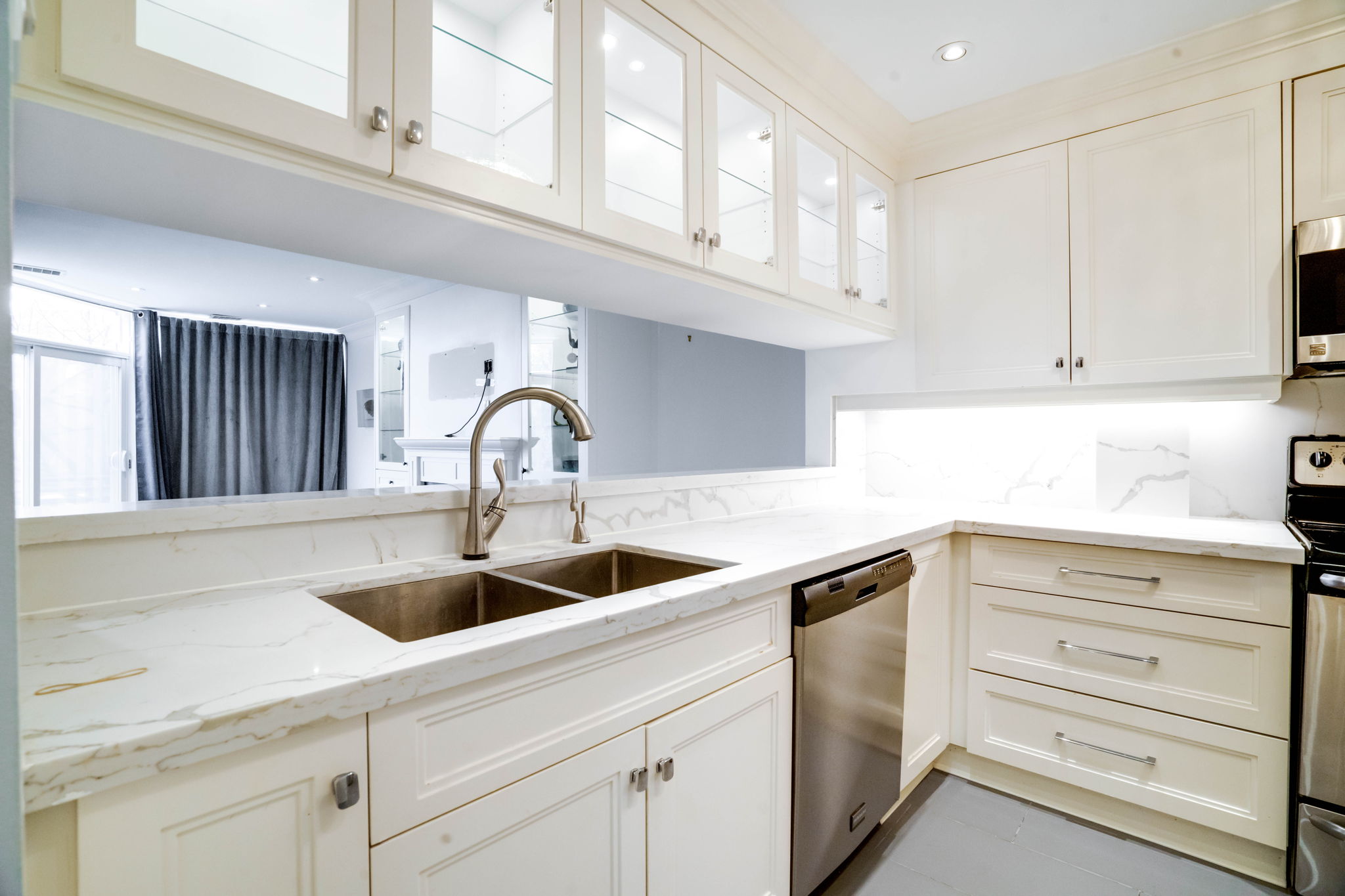 100 Arbors Ln Unit 5 Vaughan, ON L4L 7G4
