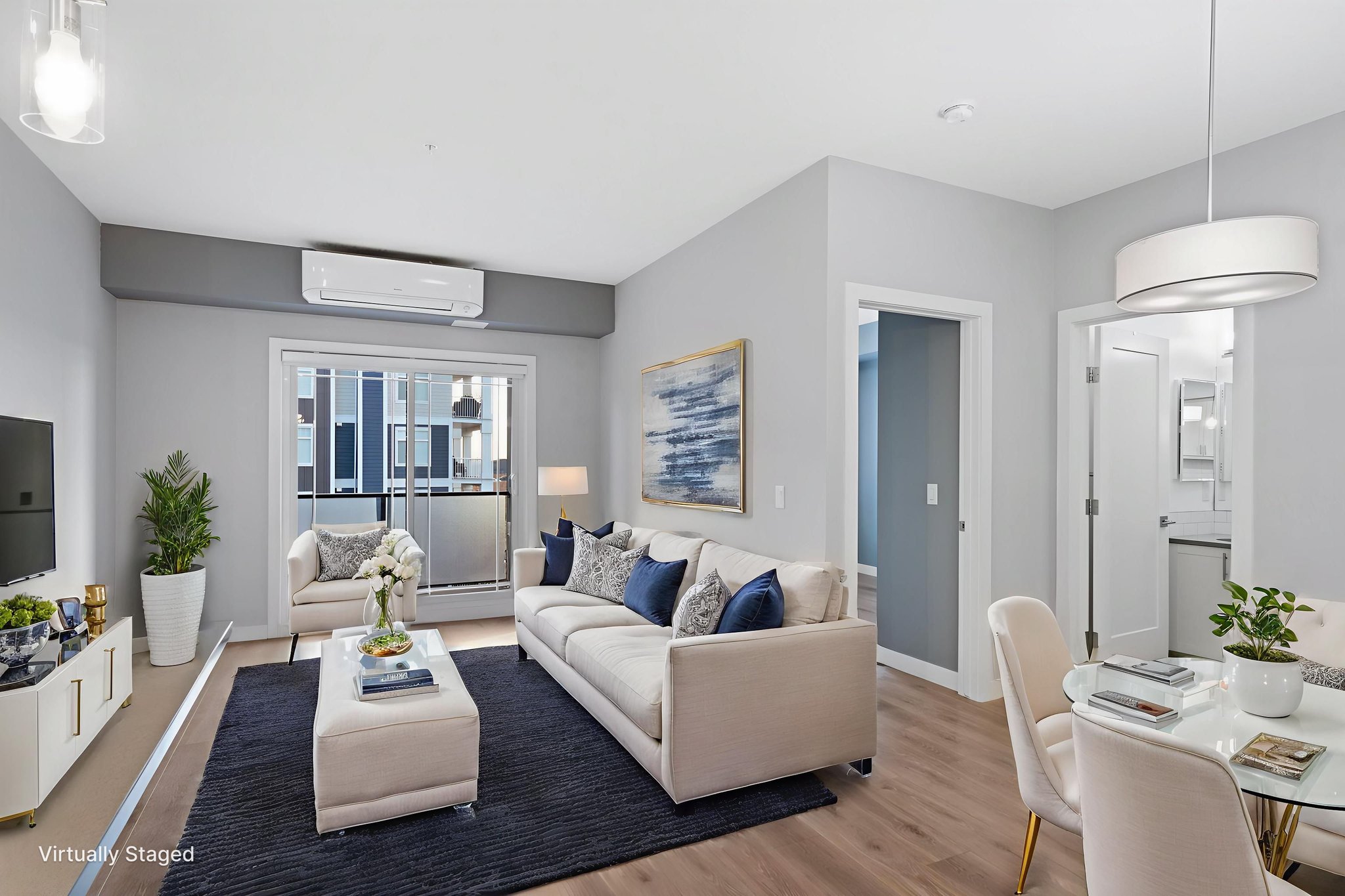 DSC05288 virtually staged.jpeg