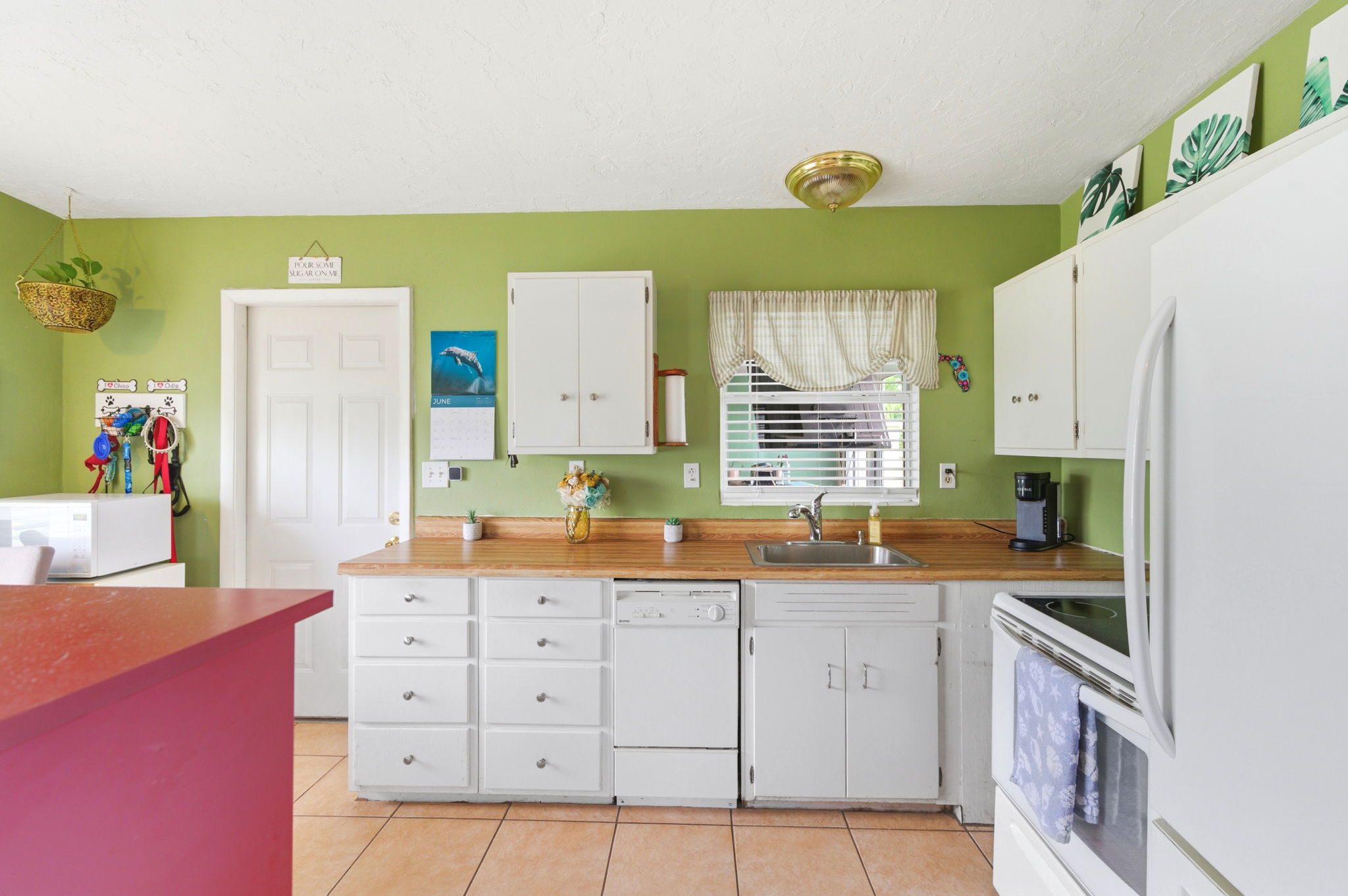 Interiors (8)