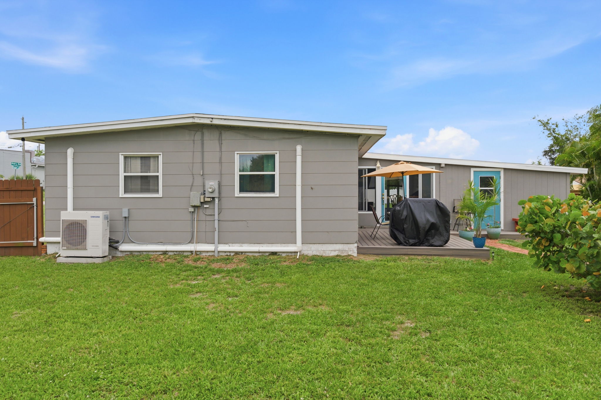 Rear Exteriors (5)
