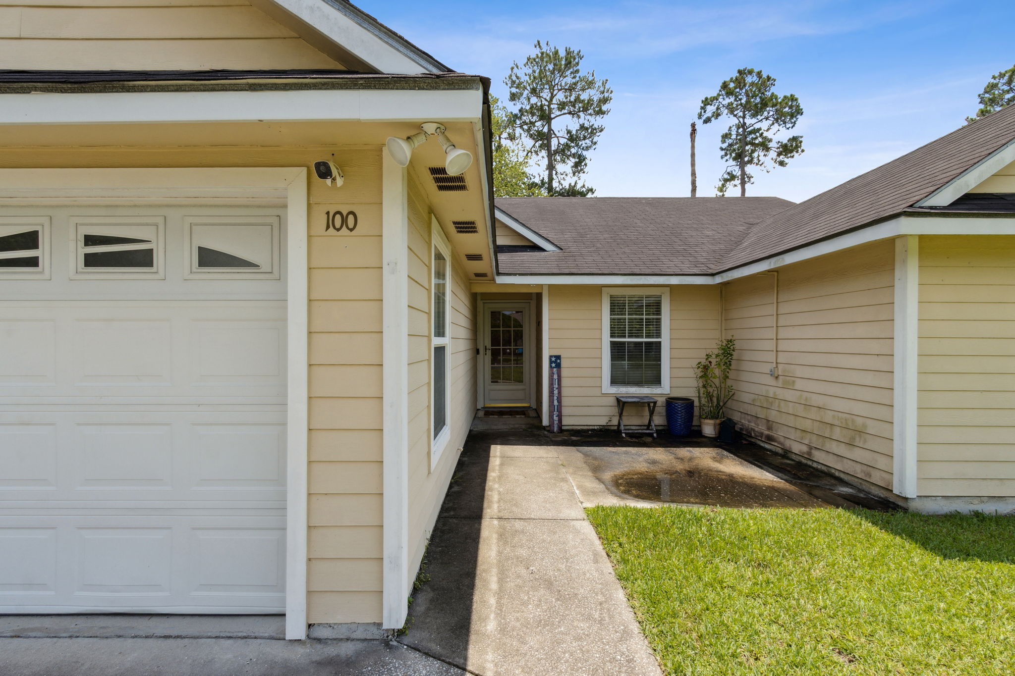 Front Entry Detail