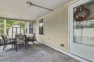 Screened-in Porch