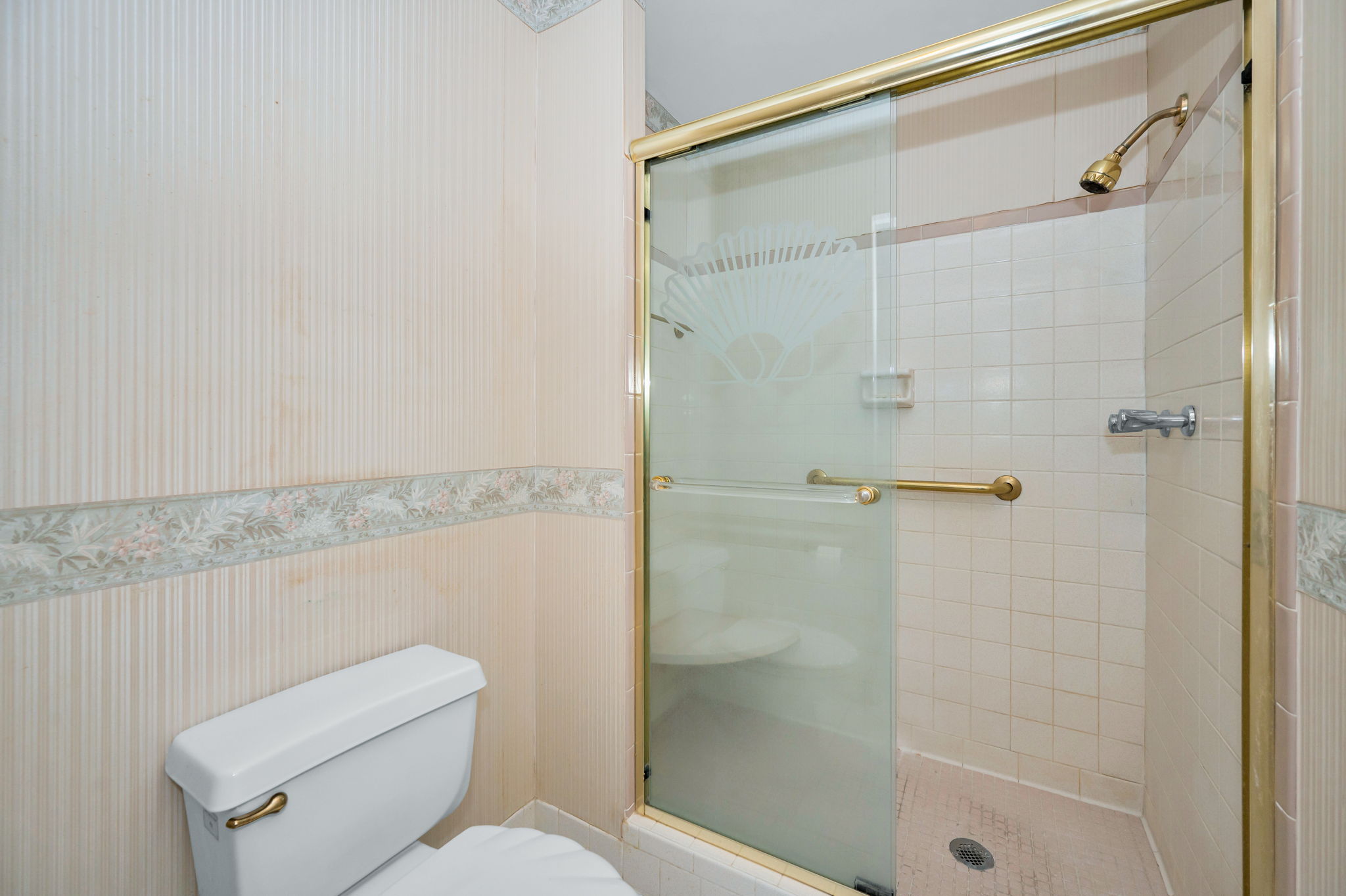 Master Bathroom1b