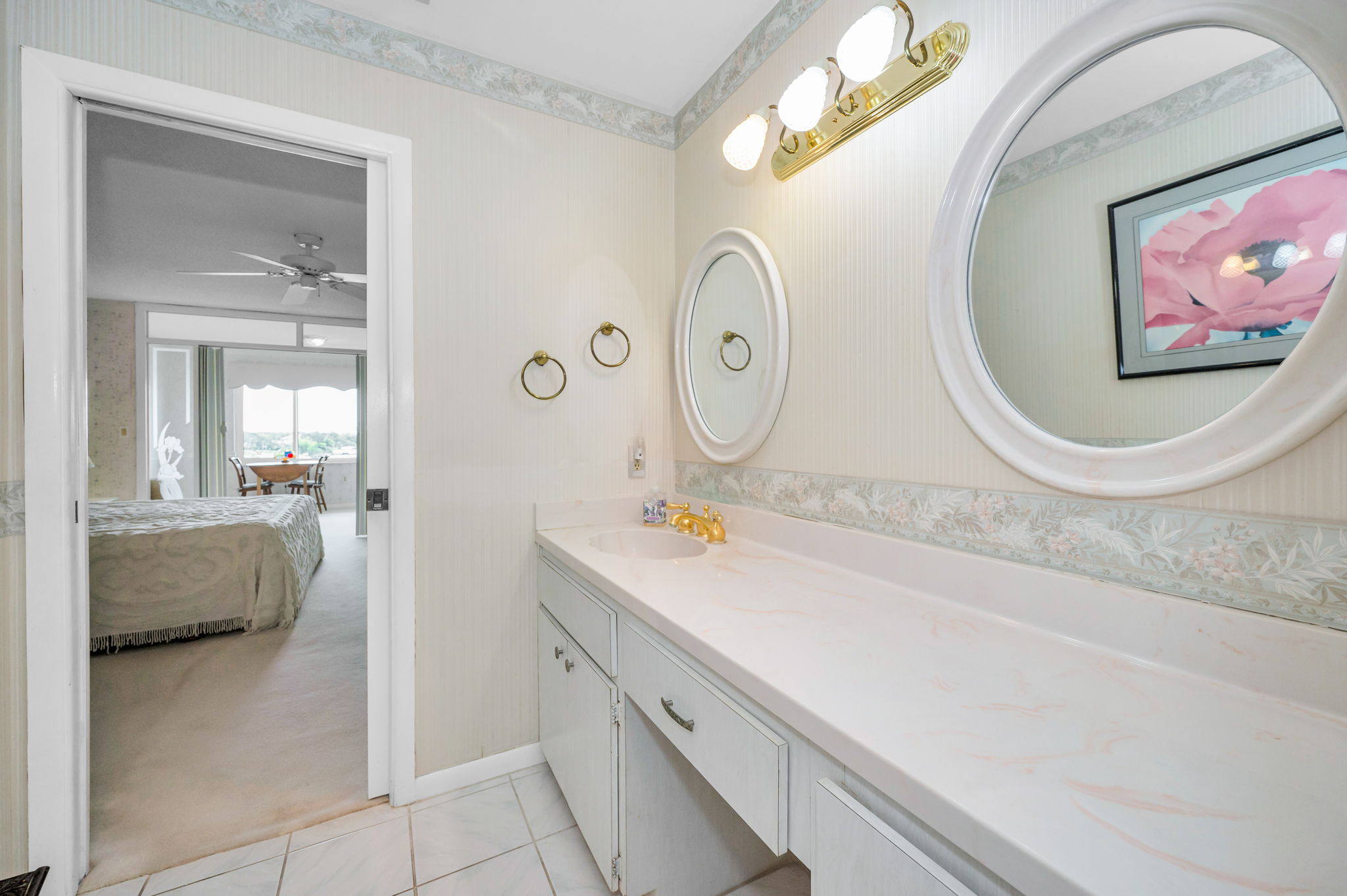 Master Bathroom1c