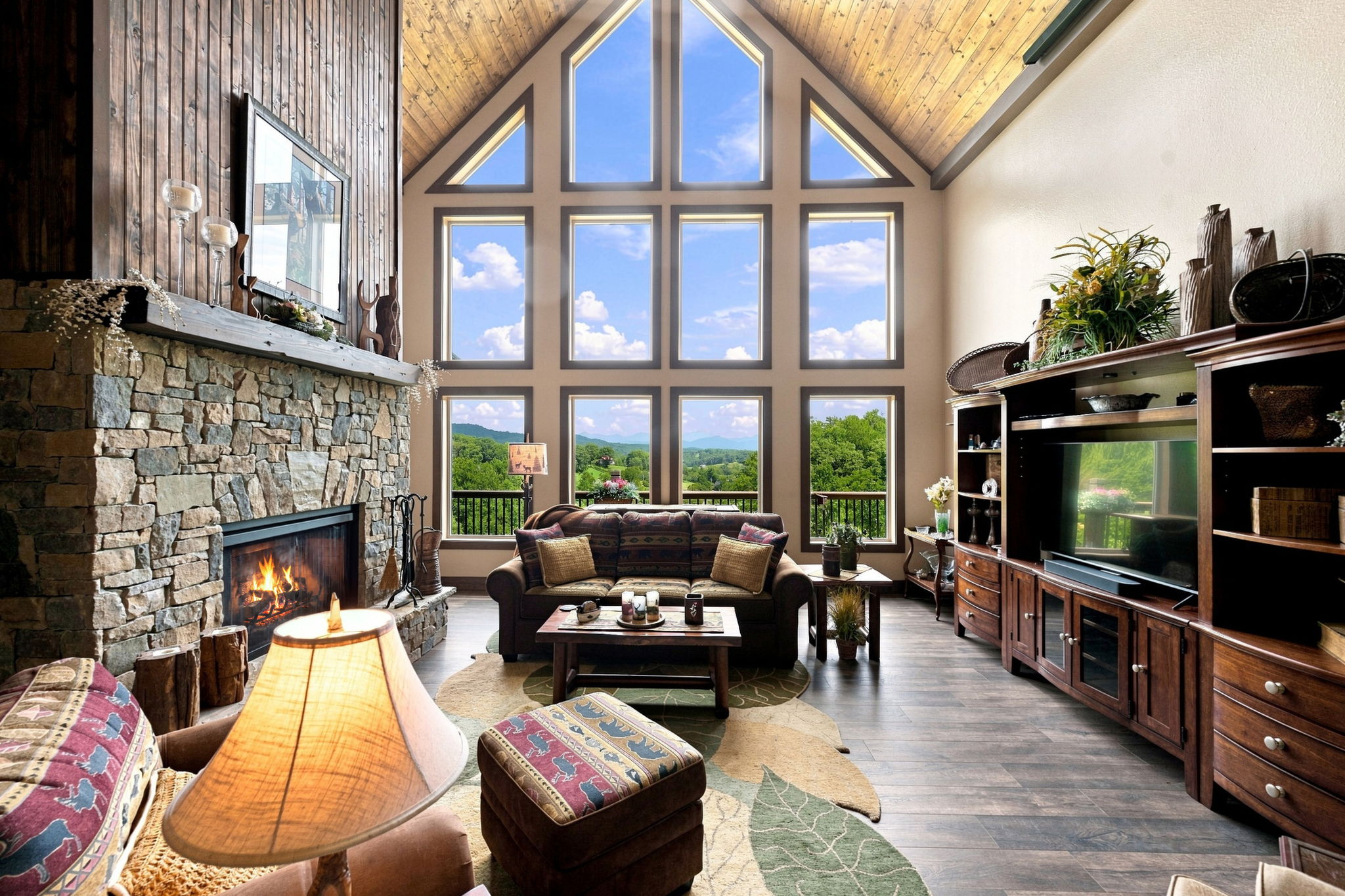 Brookstone Mountain Trail great room