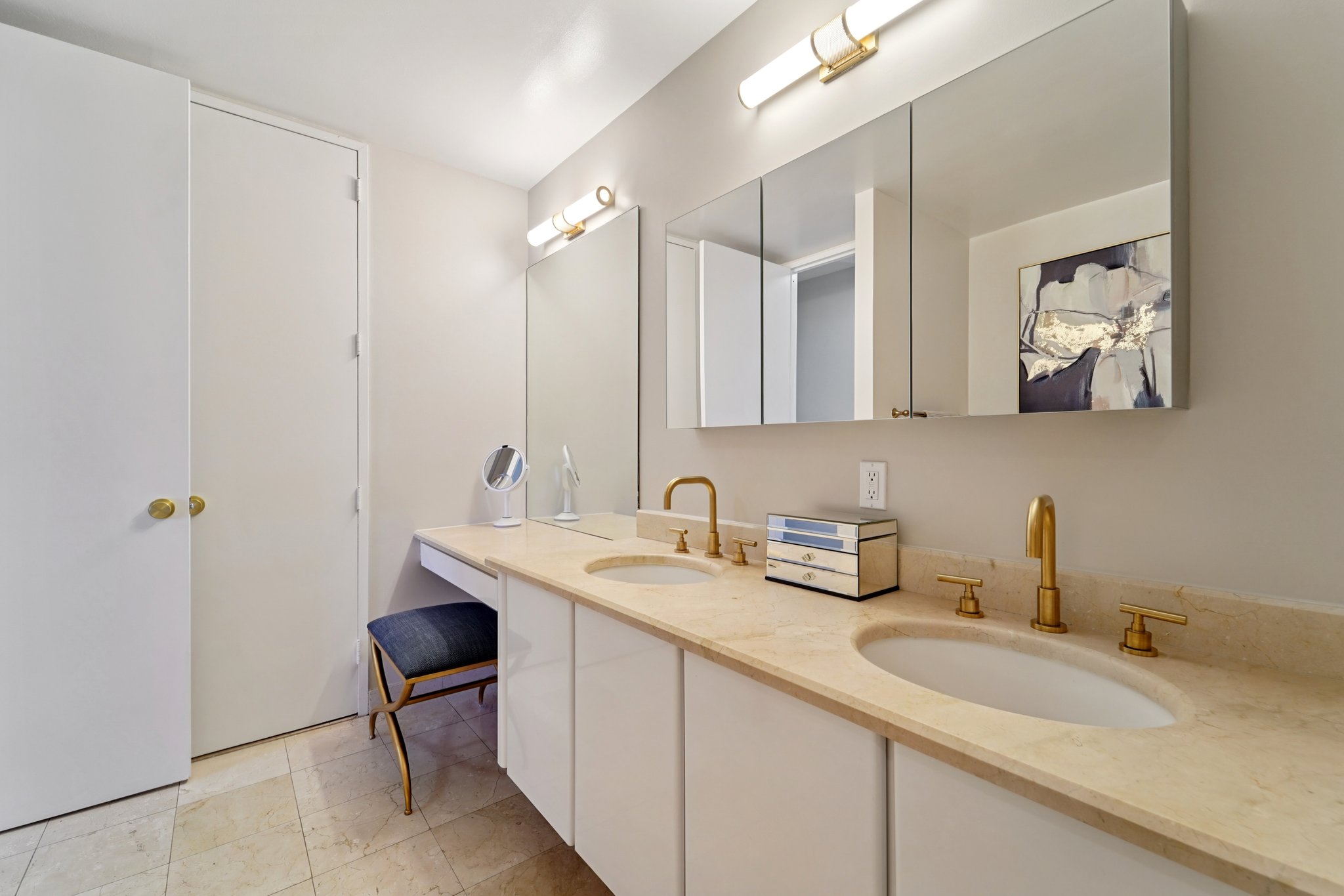 Carlyle Dr 9LN-S2506-031.jpg
