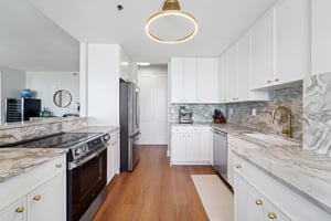 Carlyle Dr 9LN-S2506-013.jpg
