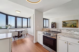 Carlyle Dr 9LN-S2506-016.jpg
