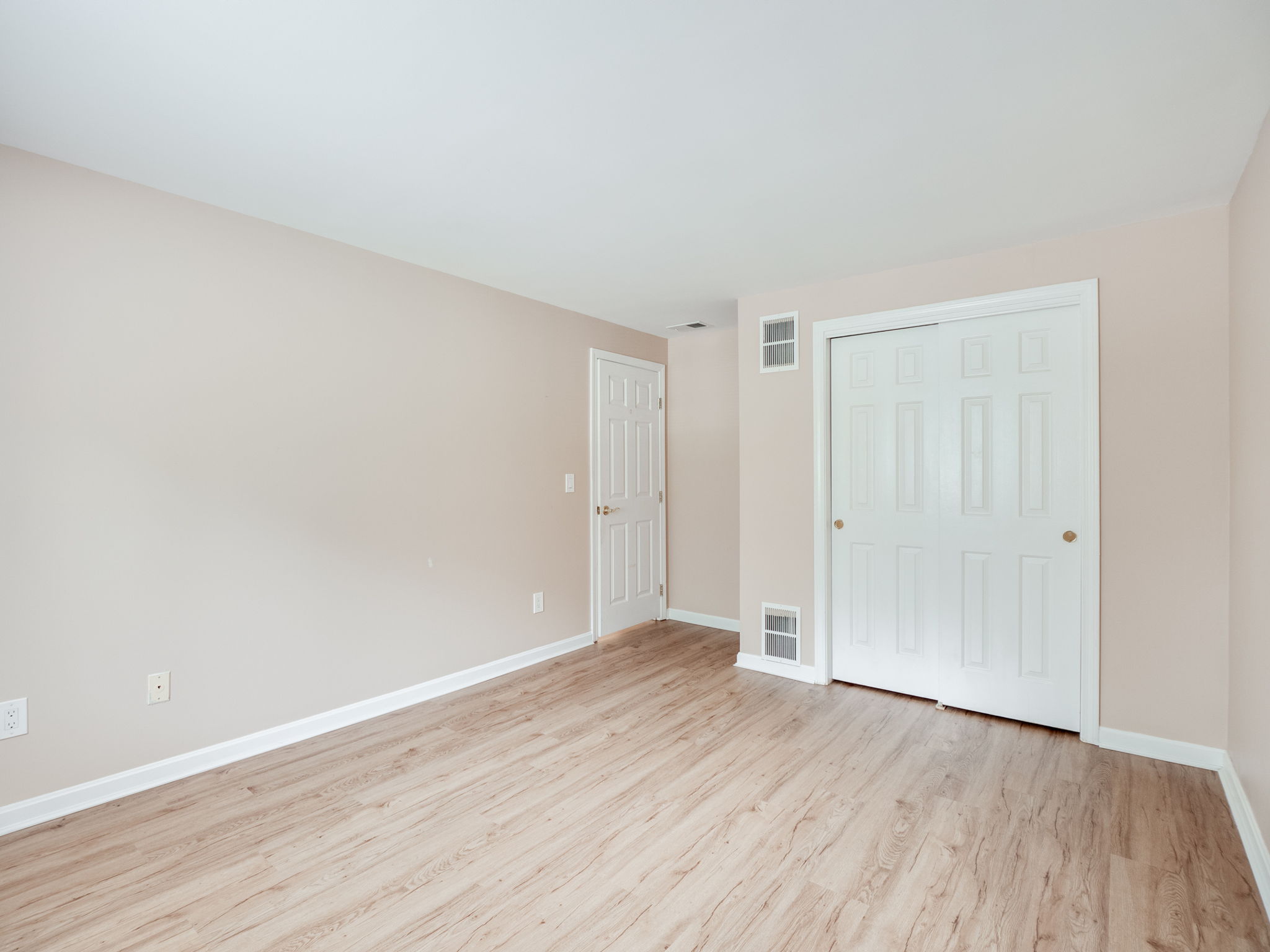 100 Cass Ave B16 Dracut MA-17