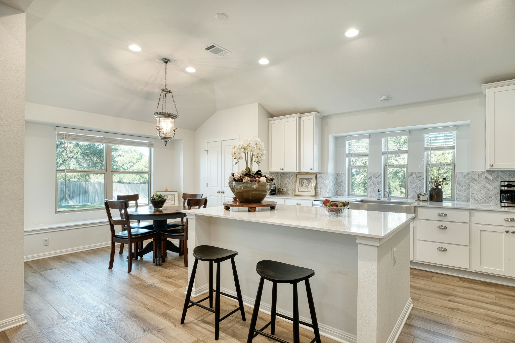 Kitchen/Breakfast Bar/Eating Area